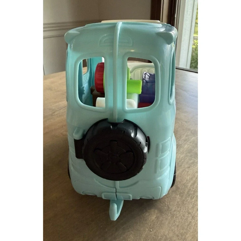 Fisher-Price DFV78 Little People Songs & Sounds Camper Playset